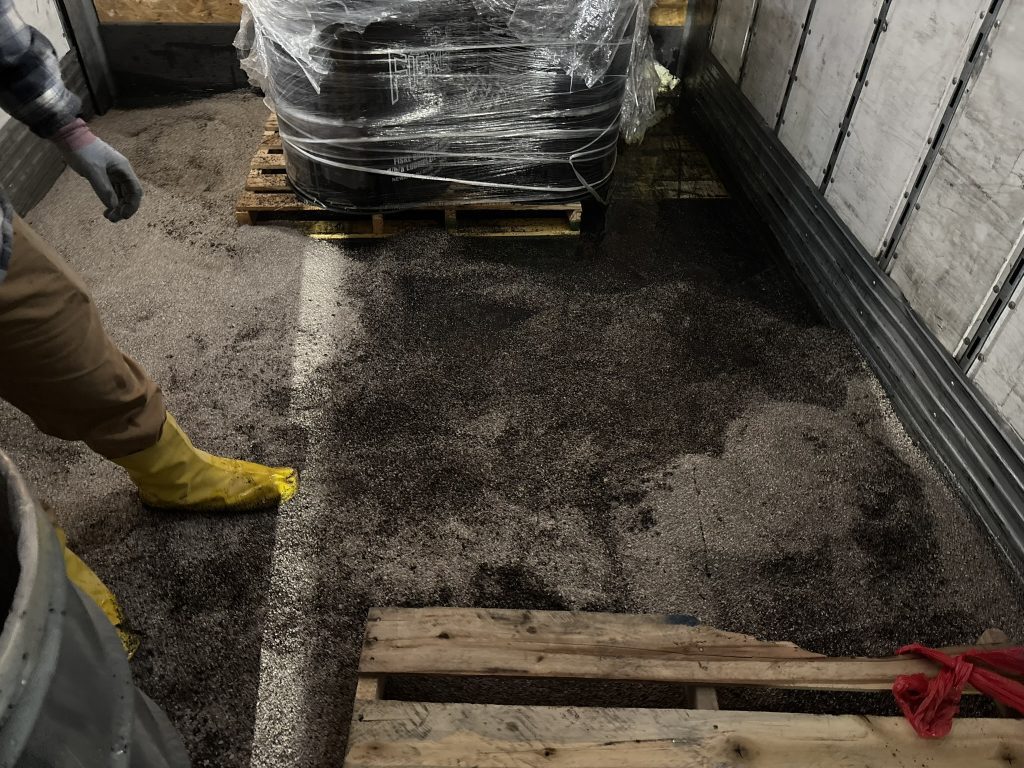 oil dry deployed into product waste liquid